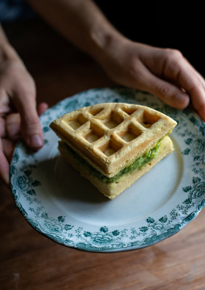 Waffles con pesto di zucchine