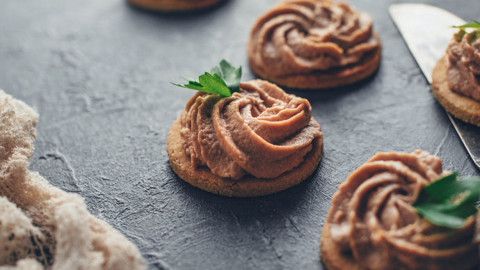 Frollini di quinoa con mousse di tonno