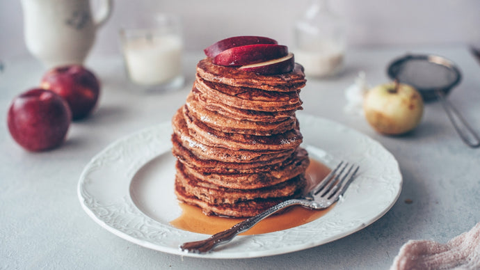 PANCAKES ALLA MELA E CANNELLA >> senza glutine e latte